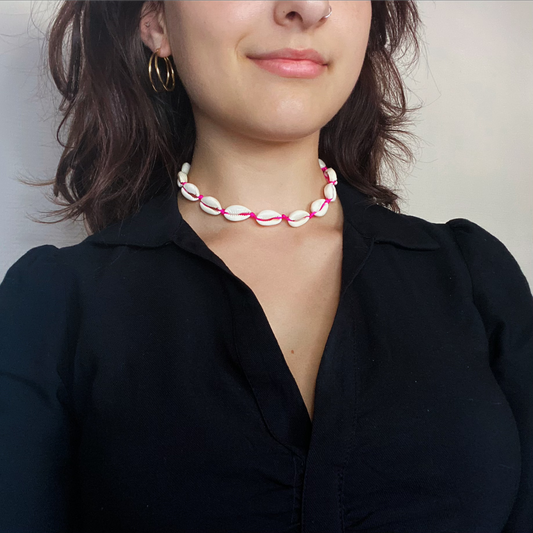 Shell choker pink